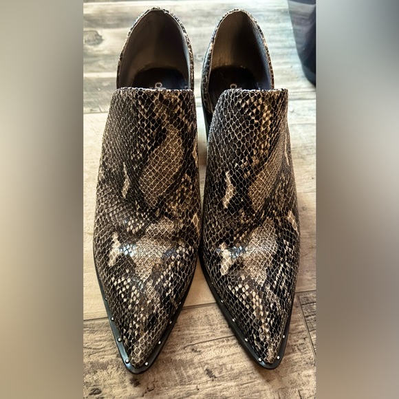 Snake skin cowgirl booties - Picture 1 of 3